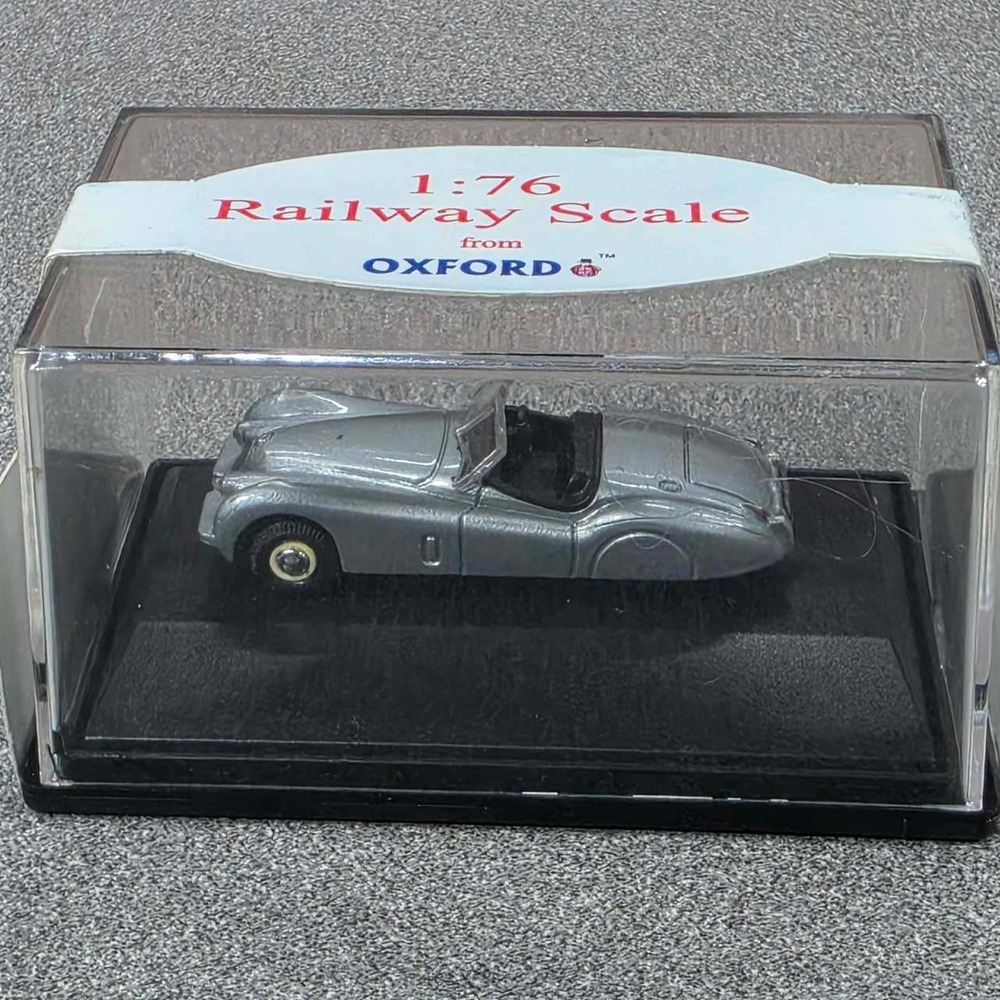Oxford Diecast Jaguar XK120 Roadster 1:76 Silver Excellent OO Railway Scale